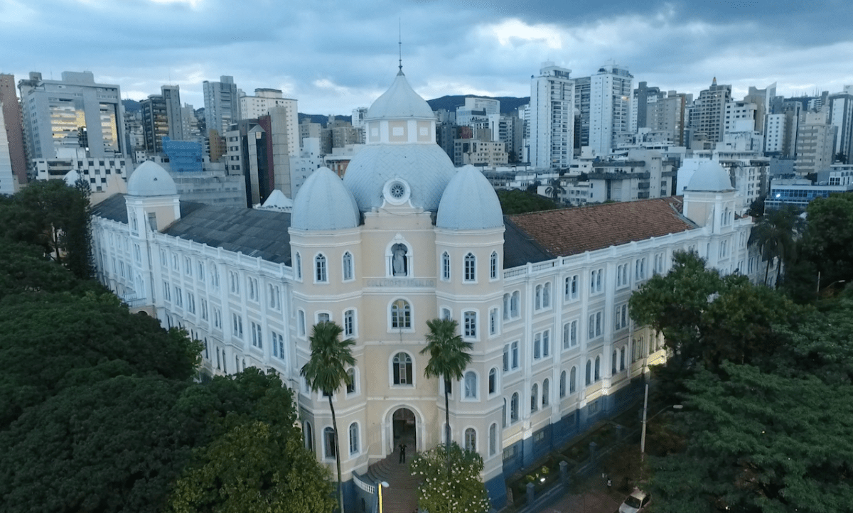 Em Belo Horizonte, colégios realizam maratonas para o Enem